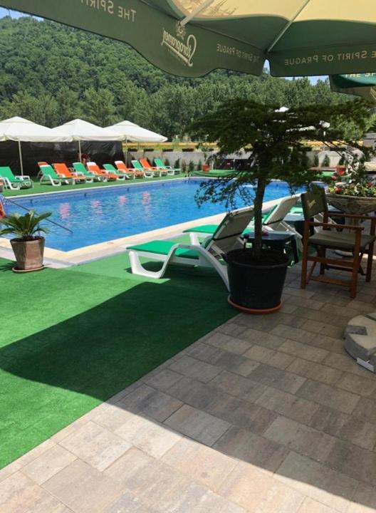 Hotel Ostrov Călimăneşti Εξωτερικό φωτογραφία