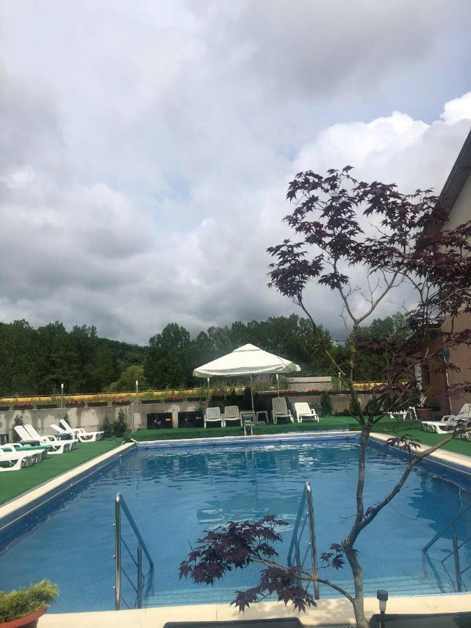 Hotel Ostrov Călimăneşti Εξωτερικό φωτογραφία