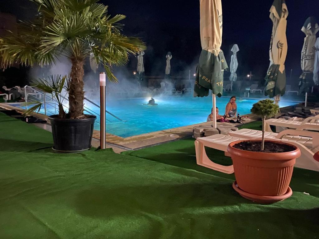 Hotel Ostrov Călimăneşti Εξωτερικό φωτογραφία