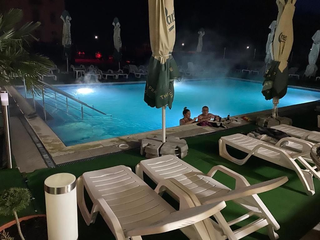 Hotel Ostrov Călimăneşti Εξωτερικό φωτογραφία